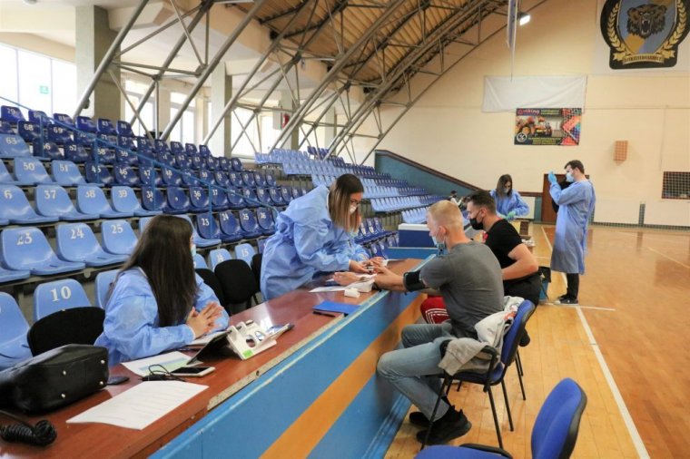 Oltatni mentek a sportcsarnokba az udvarhelyi sportolók