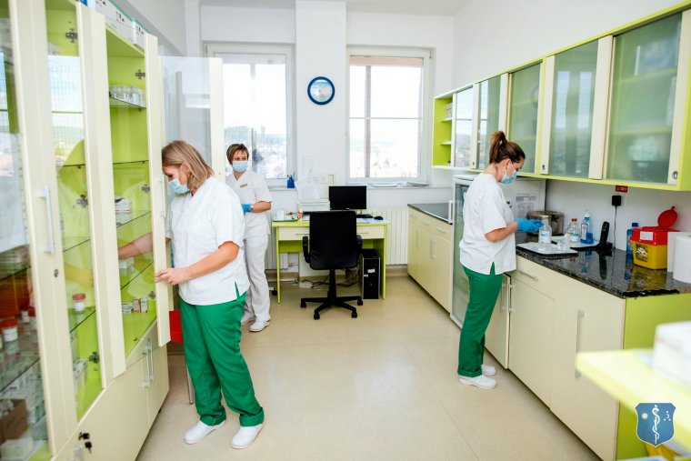 A sepsiszentgyörgyi kórház alkalmazottainak több mint háromnegyede nő