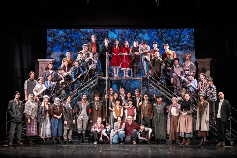 Humor és tragédia patikamérlegen: Valahol Európában