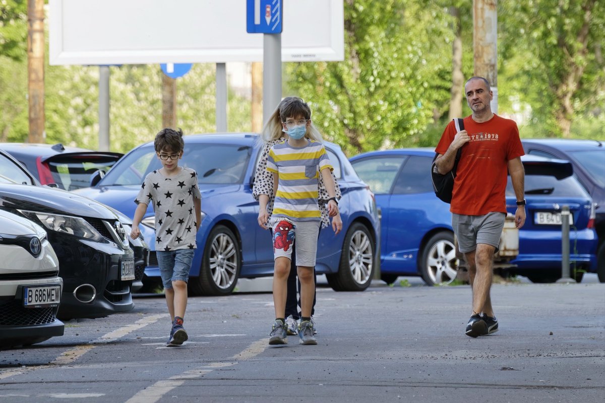Legalább három gyermek kell legyen a családban, hogy élhessenek a kedvezményekkel. A parkolást leszámítva, azt végül nem szavazták meg. Képünk illusztráció •  Fotó: Pixabay