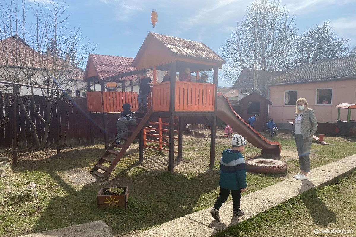 A Vaskertes Általános Iskolához tartozó Csillagszem Napköziotthonba is sok gyermek jár a vakációban • Fotó: Barabás Orsolya