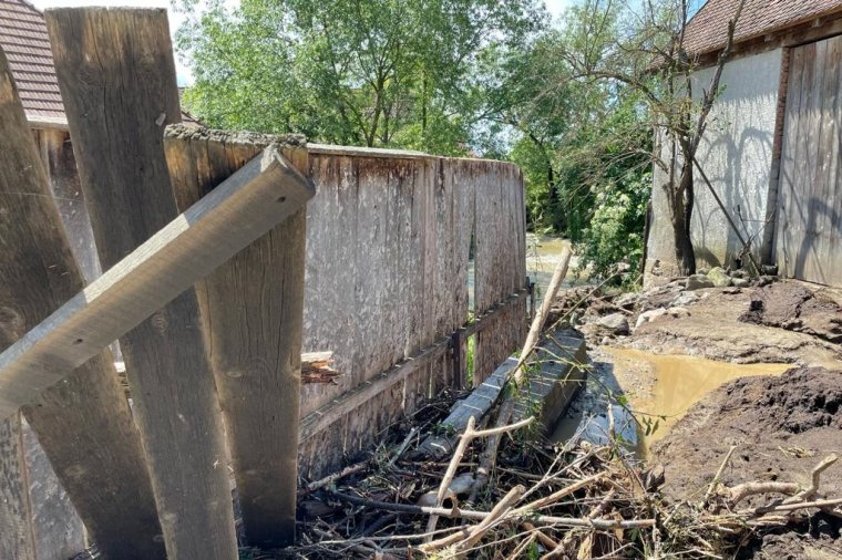 Nagy mennyiségű víz zúdult le rövid idő alatt, zajlik az árvízkárok felmérése Háromszéken