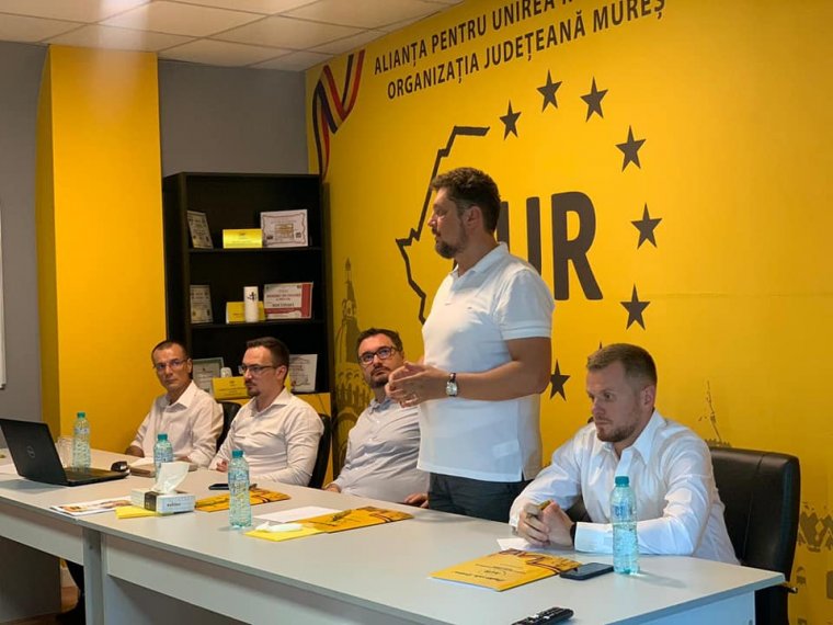 Káosz a szélsőséges AUR-ban: Târziu azt állítja, felfüggesztették tisztségéből, a párt cáfol