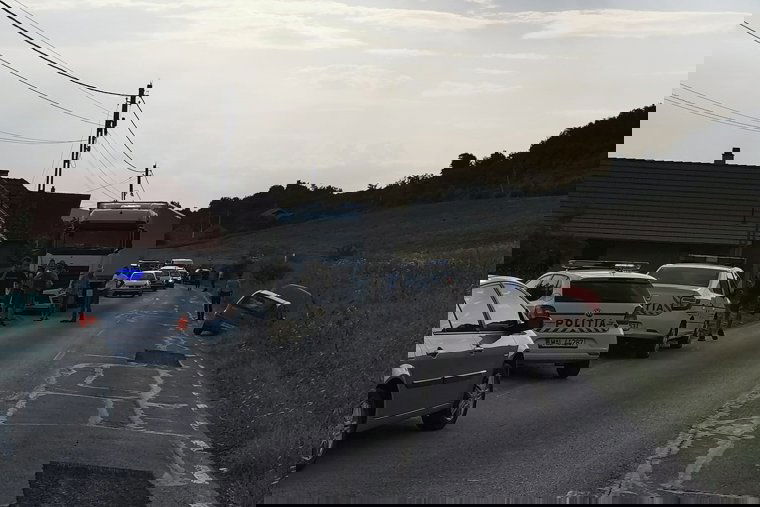 Előzés miatt következett be a három autót érintő baleset