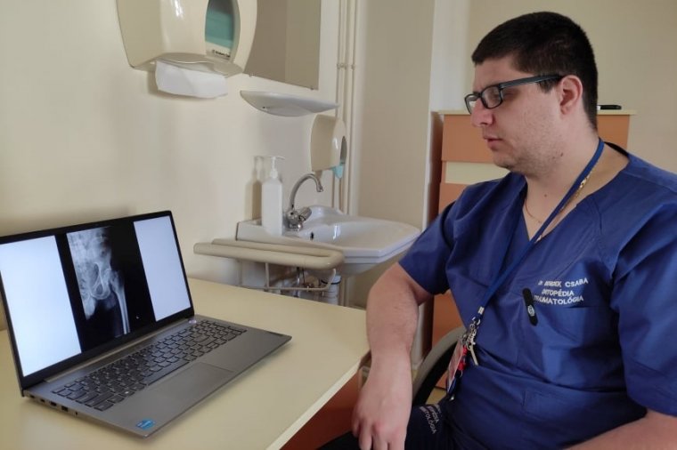 Először végeztek csípőprotézis-műtétet a gyergyószentmiklósi kórházban