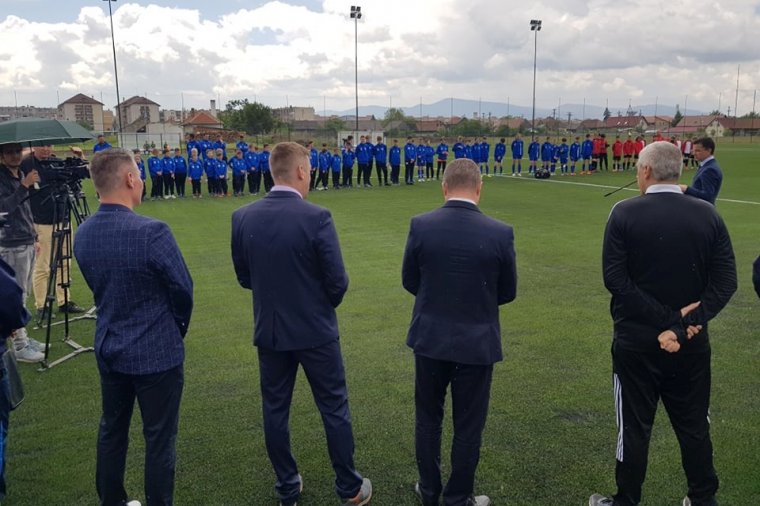 Műfüves labdarúgópályát adtak át Gyergyószentmiklóson