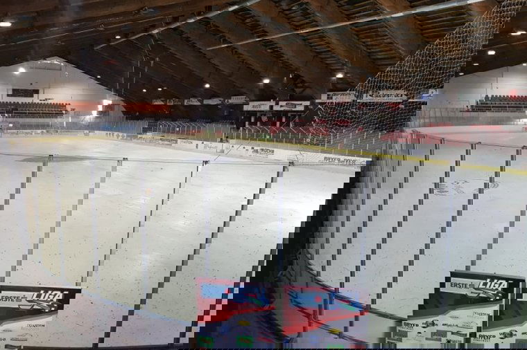 Úgy döntöttek, hogy jobb lesz, ha később kezdődik el a gyergyószentmiklósi műjégpálya felújítása