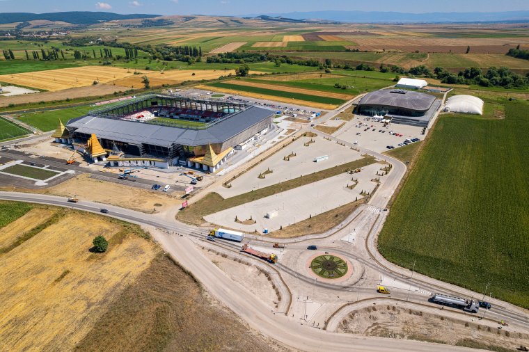 Átadták a körforgalmat a Sepsi Aréna előtt