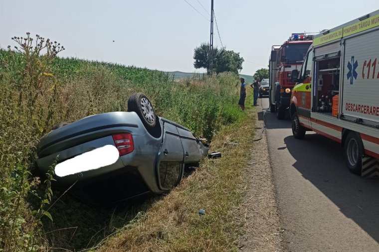 Volt lélekjelenléte ahhoz, hogy sérülten is ki tudjon szállni a teljesen felborult autóból
