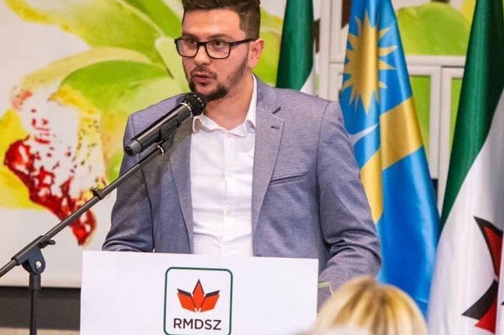 Ittas vezetésen érték Oltean Csongor ifjúsági államtitkárt, lemondott tisztségéről