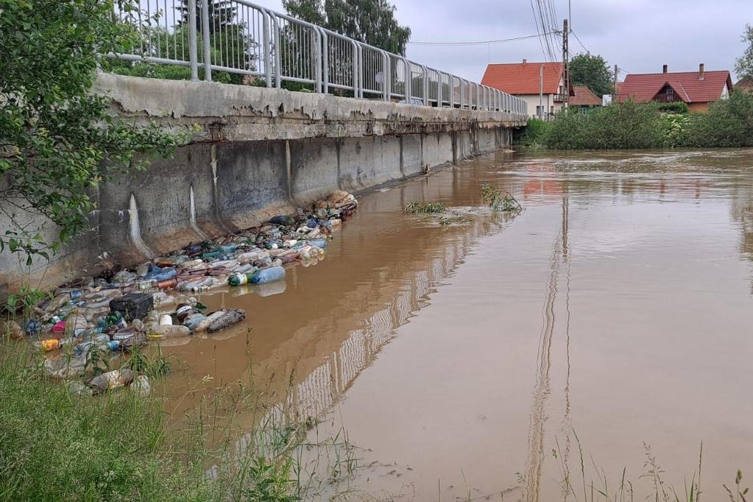 &bullet;  Fotó: Brassói Regionális Útügyi Igazgatóság