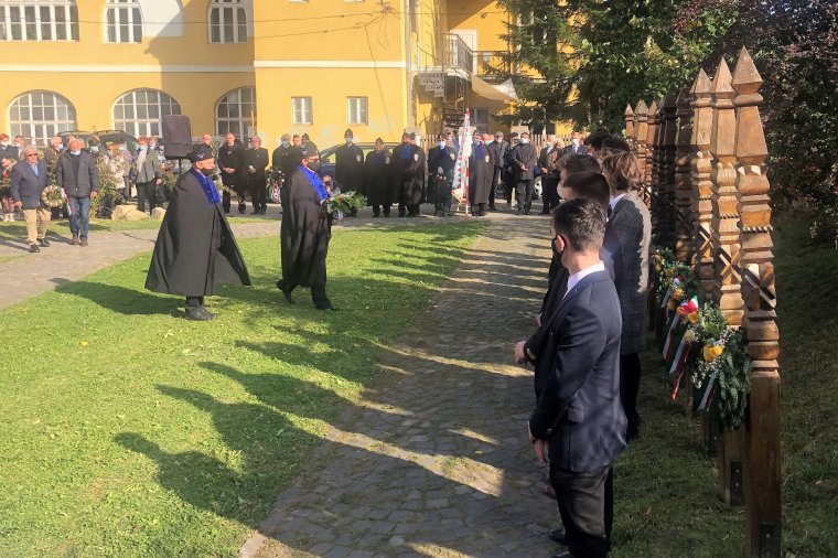 Sepsiszentgyörgyi megemlékezés: bővül a kopjafaerdő