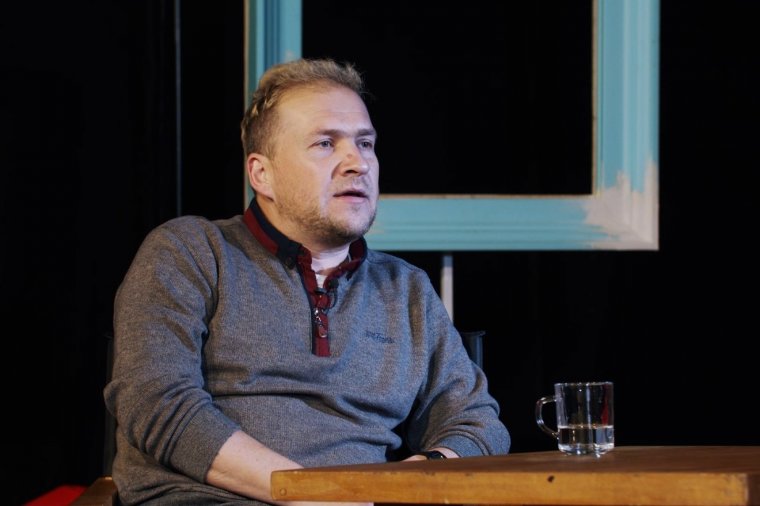 Túl a poénkodáson, apukaszerepben: Kozma Attila a Nézőpontban