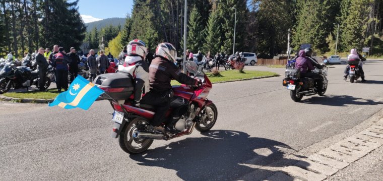 Szezonzárást tartottak a motorosok Hargitafürdőn