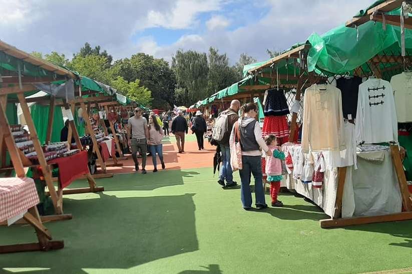 Székely termékek fesztiválja a minifocipályán &bullet;  Fotó: Őszi vásár Facebook-oldala