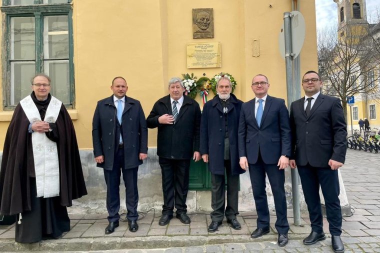 Emlékplakettet kapott a Siculicidium-emlékmű tervezője