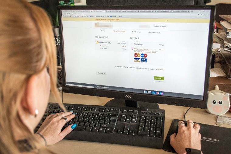 Érdekes fordulat: már második éve csökken a webáruházak forgalma