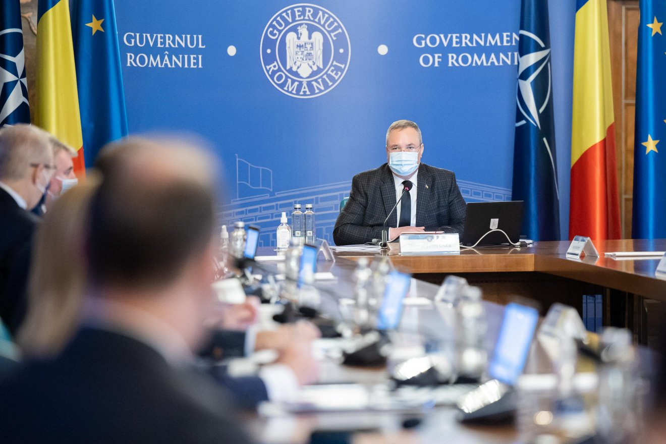 Nicolae Ciucă miniszterelnök és kormánya. Üdvözli a magyarokat március 15-én •  Fotó: Gov.ro