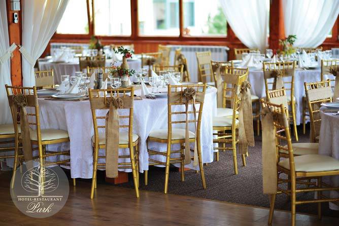 Szeretetteljes hangulat a Park Hotelben (x)