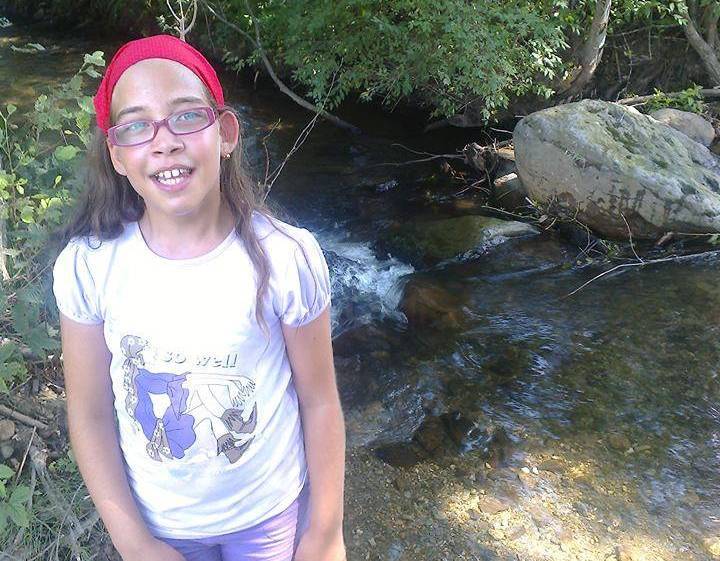 Egy beteg kislány műtétjéhez kérnek segítséget