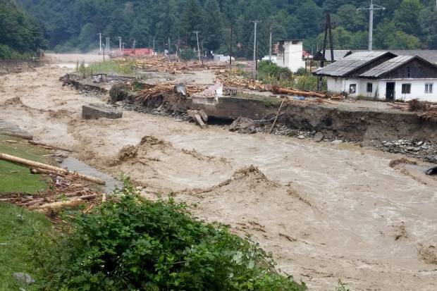 Árhullámok, gátszakadás