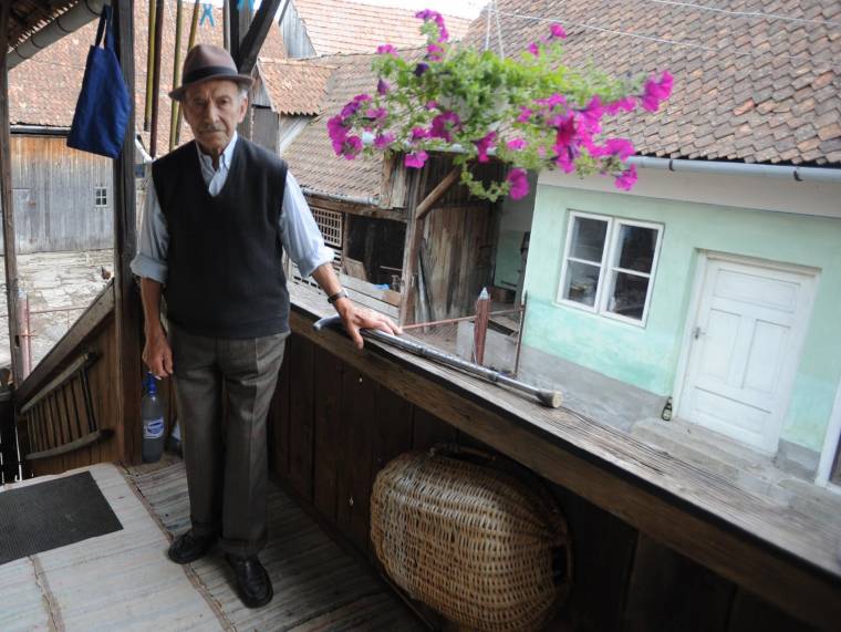 Első könyv kilencvenévesen