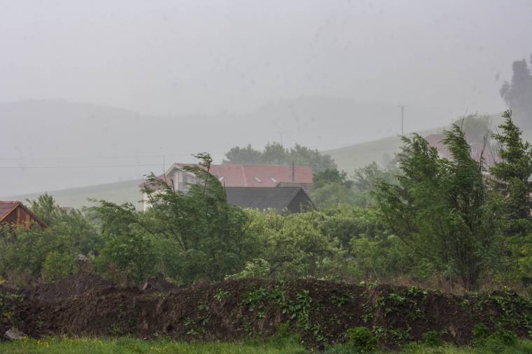 Viharosra fordul az időjárás
