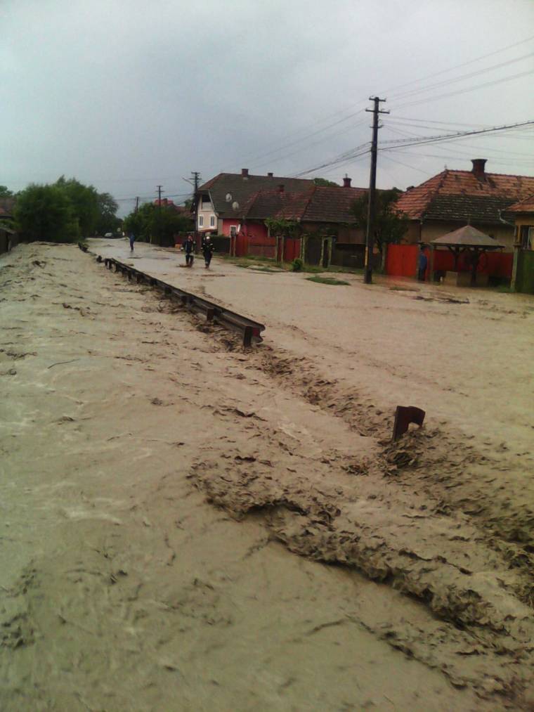 Az úton is hömpölygött a víz