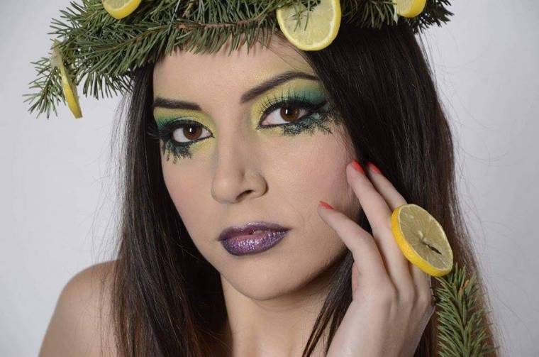 Fenyőruhás adventi készülődés