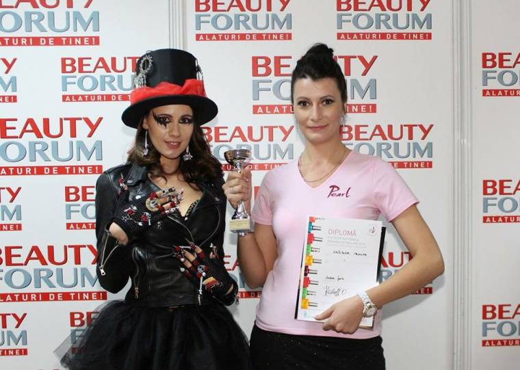 Csíkszeredai műkörömépítő országos sikere