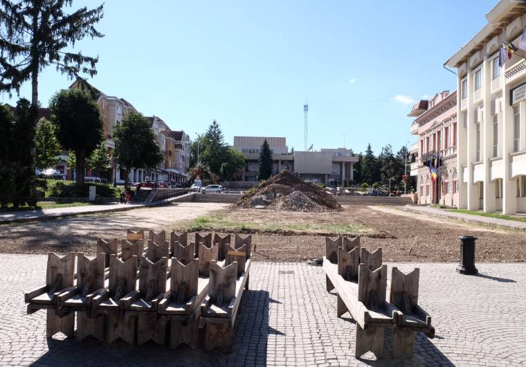 Attól tartanak, hogy takarásba kerül Mihai Viteazul szobra Sepsiszentgyörgyön