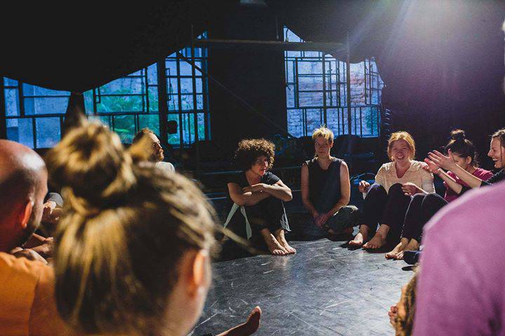 Mozgásműhely és táncelőadás Csíkszeredában