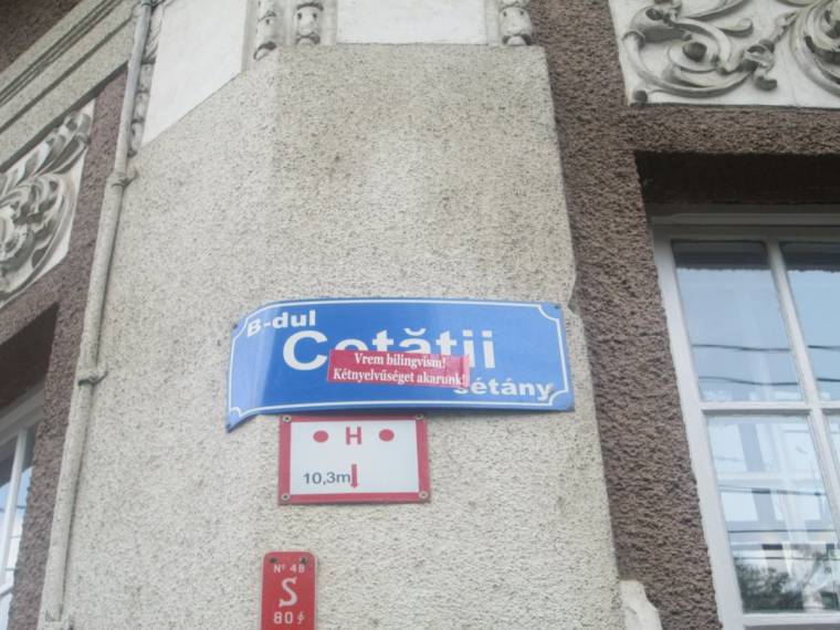 Akcióban a kétnyelvűségért harcoló gerillacsoport