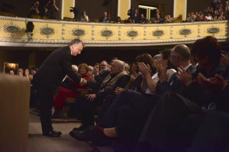 Orbán Viktor: Kallós Zoltán naponta állít mércét és példát elénk