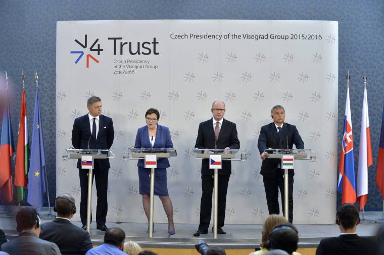 Megkezdődött a rendkívüli V4-es kormányfői csúcstalálkozó a migrációról