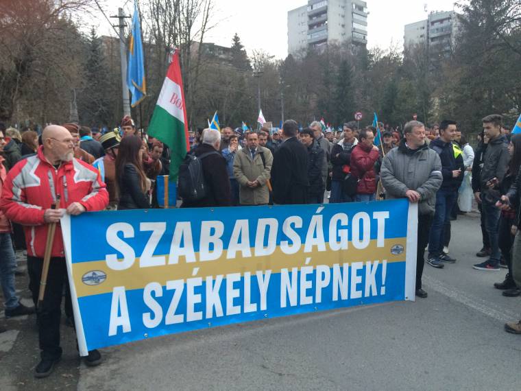Autonómiát követelnek Marosvásárhelyen