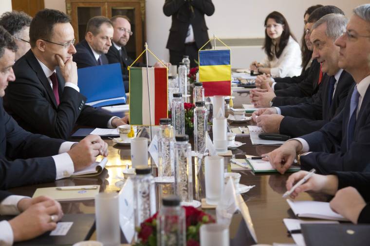 Közös kormányüléseket tarthat Románia és Magyarország