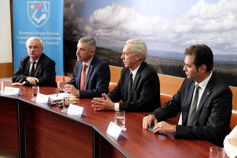 Amerikai nagykövet: lehet tiltakozni a jogokért