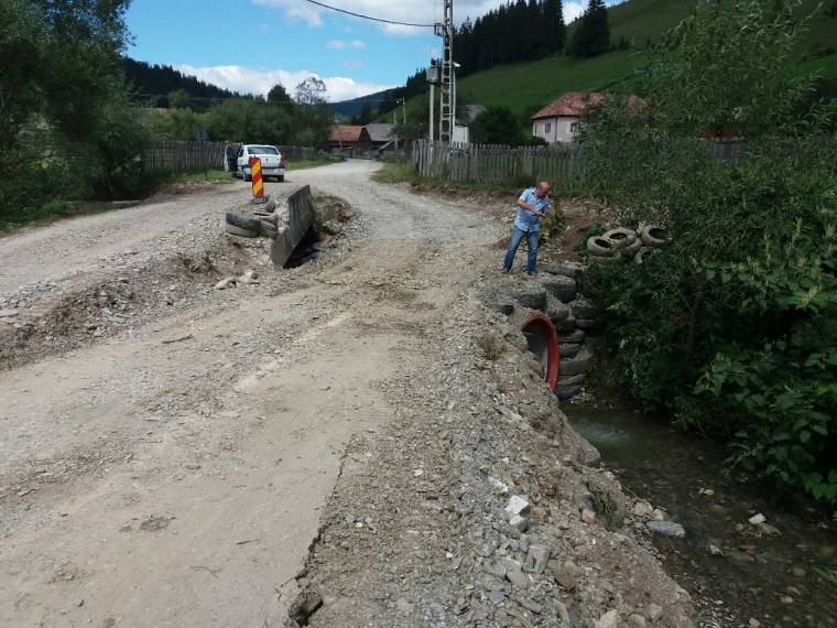 Ideiglenes hidat építettek Gyimesközéplokon