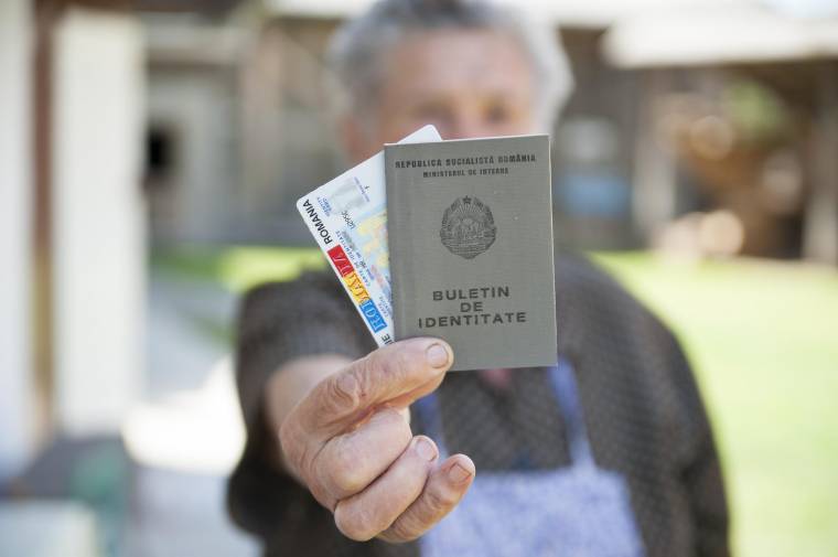 Régi személyije volt, vissza kellett fordulnia a határnál