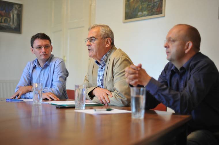 Tőkés: részt kell venni a kvótanépszavazáson