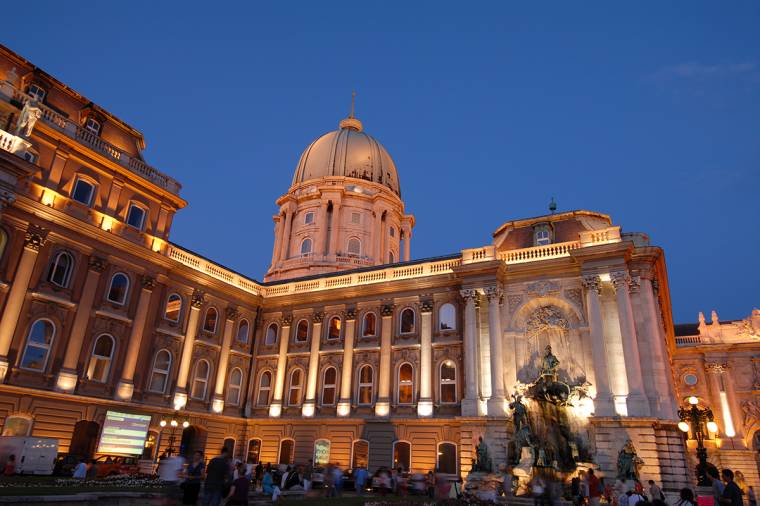 Letartóztattak egy férfit, aki rendőrökre akart támadni Budapesten augusztus 20-án