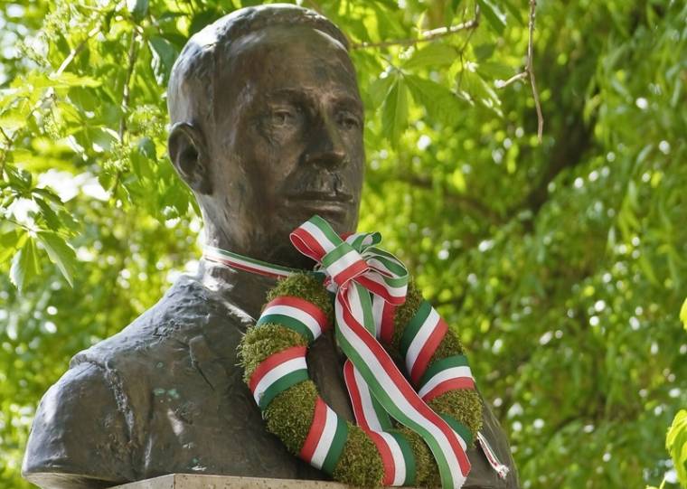 Nyírő nem lehet utcák, iskolák névadója?