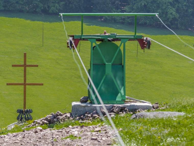 Fűzfákkal takarnák el a felvonót