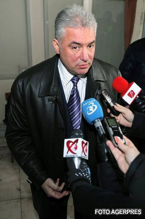 Felelősségvállalással fogadtathatja el a kormány a megszorításokat, az ellenzék óvni fog