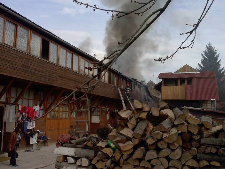 GYORSHÍR: Tűz ütött ki egy csíkszeredai üvegezőben