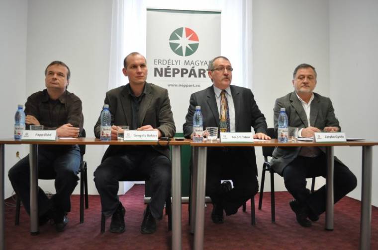 Százezrekkel tanácskozik az EMNP