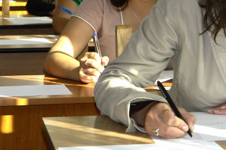 Péntekig még bízhatnak az átmenő jegyben a végzősök