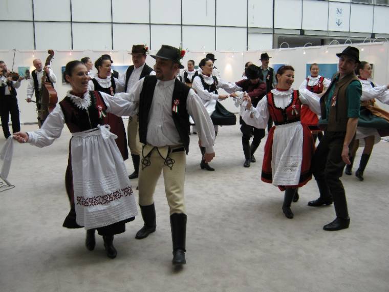 Az autentikus néptáncra helyezik a hangsúlyt