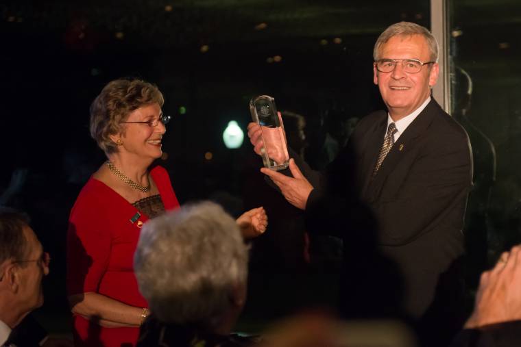Amerikai Magyar Koalíció kitüntetést kapott Tőkés László